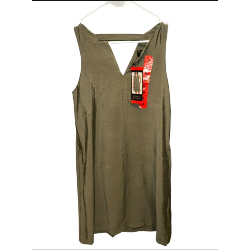 Women's Olive Satin Shift Dress Size M Sleeveless V Neck 18.5” P2P 38” Length
